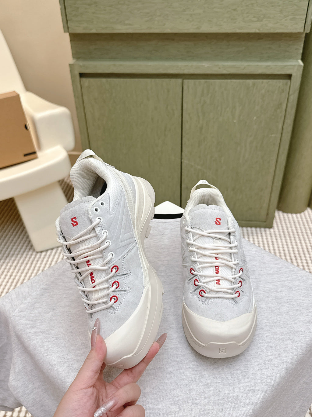 ALO 25S SALOMON X-ALP PANHUI SNEAKER IN WHITE SUEDE