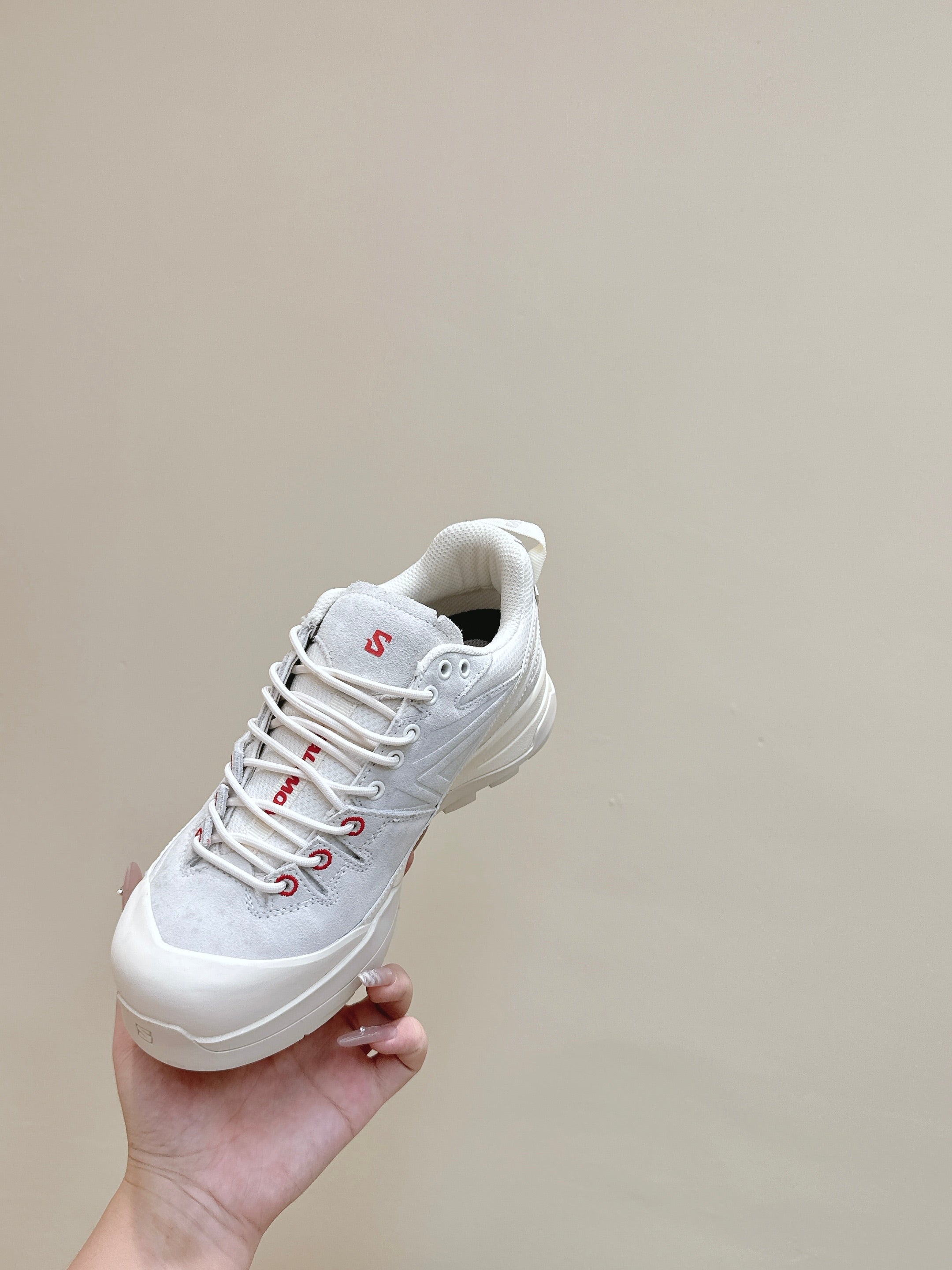 ALO 25S SALOMON X-ALP PANHUI SNEAKER IN WHITE SUEDE