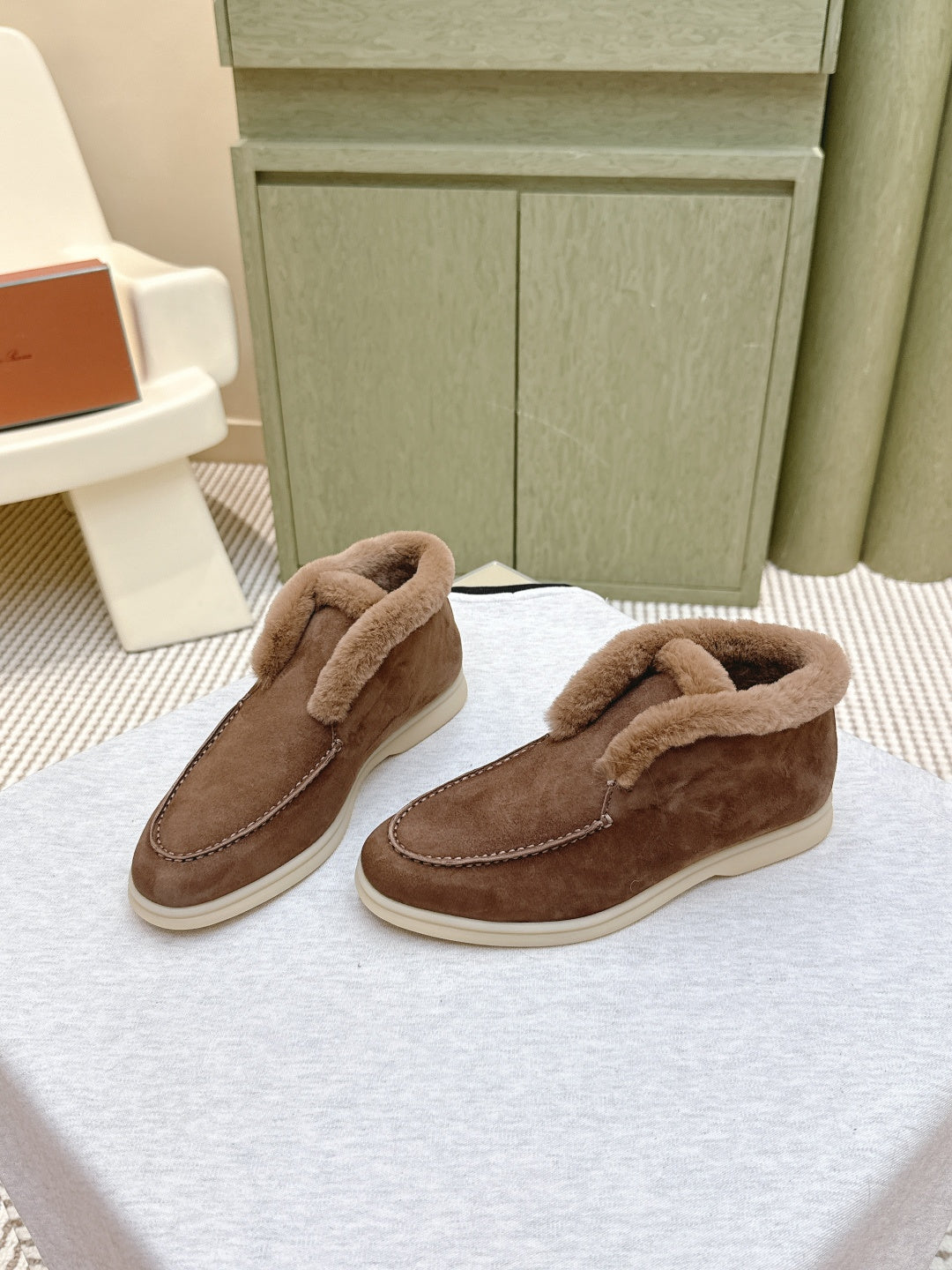 LP 25S SUMMER CHARMS WALK LOAFERS IN BROWN SUEDE AND FLEECE