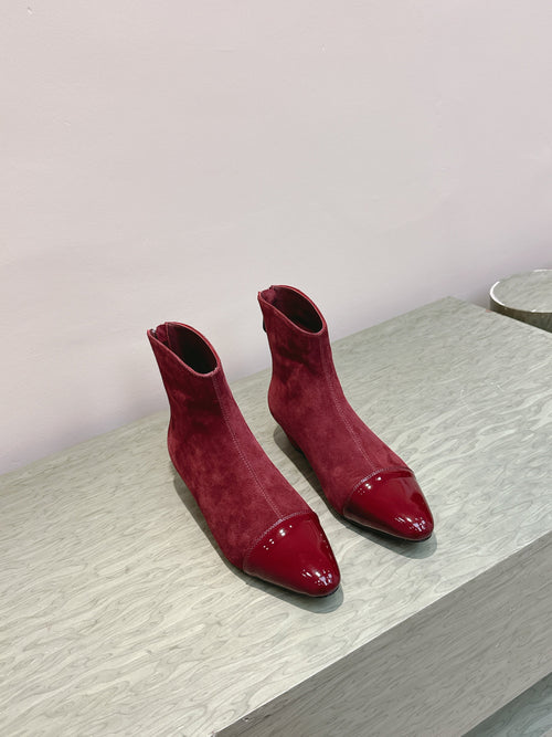 ALAIA 26S ANKLE BOOTS IN DARK RED SUEDE AND GLOSSY CALFSKIN