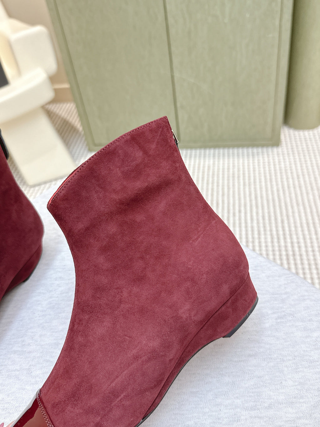 ALAIA 26S ANKLE BOOTS IN DARK RED SUEDE AND GLOSSY CALFSKIN