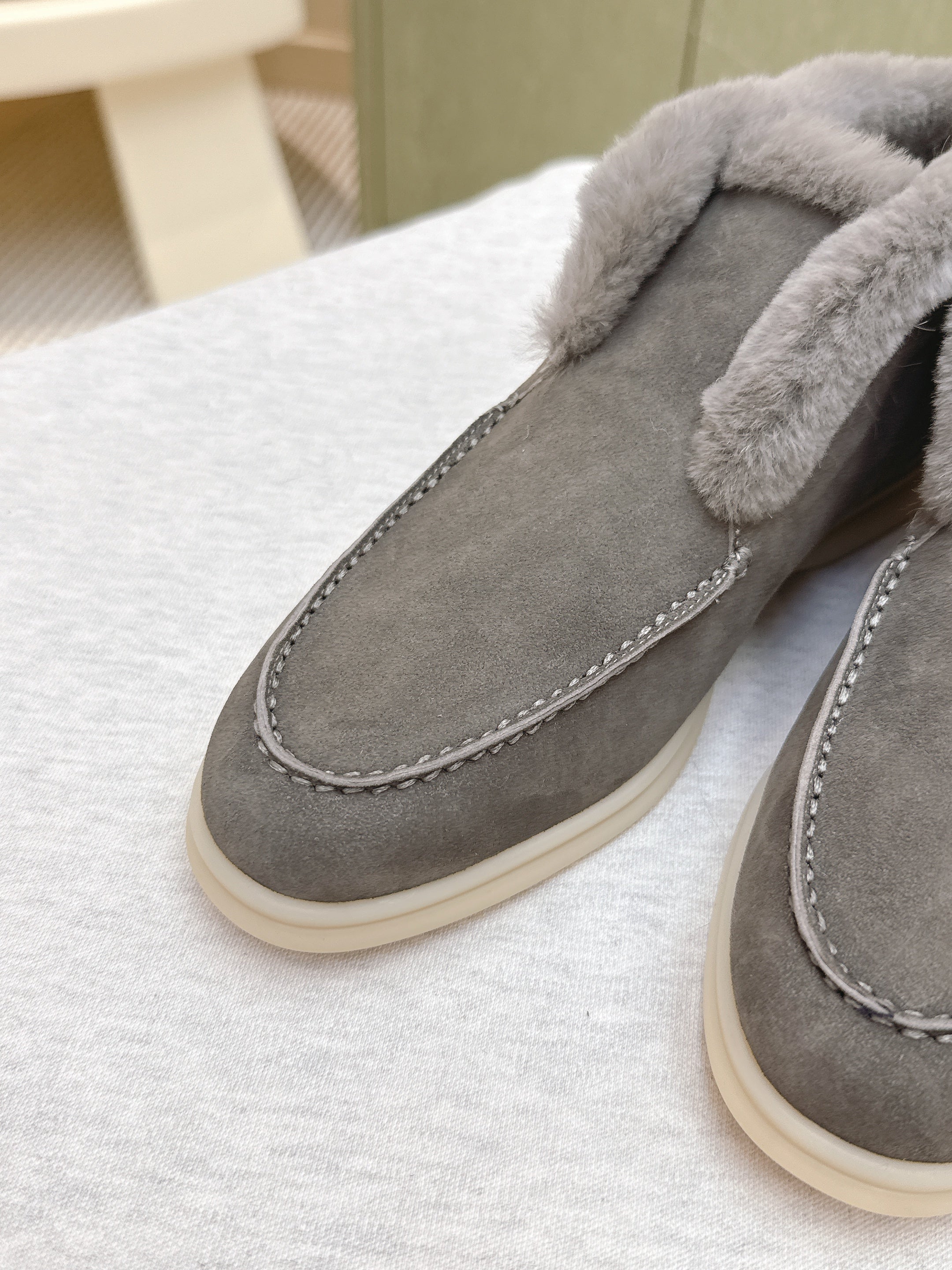 LP 25S SUMMER CHARMS WALK LOAFERS IN SMOKE GREY SUEDE AND FLEECE