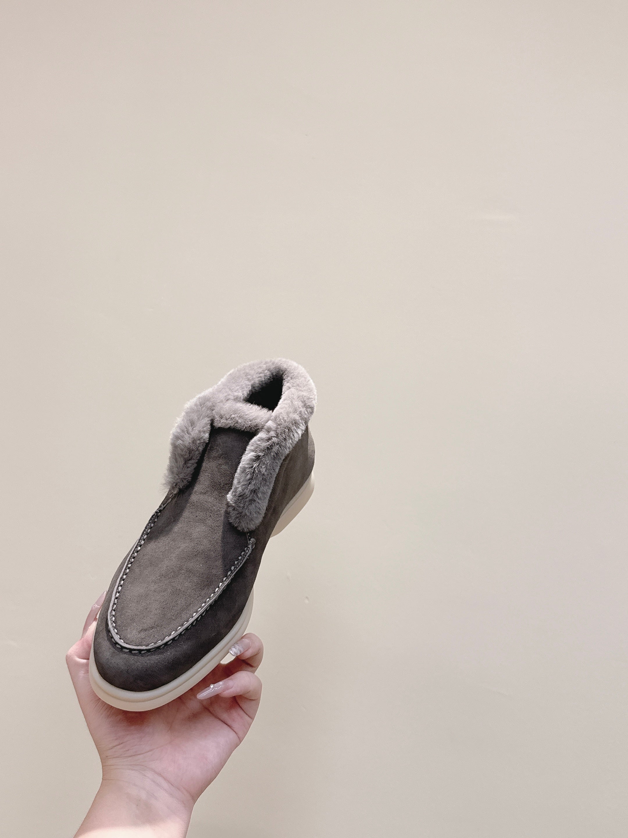 LP 25S SUMMER CHARMS WALK LOAFERS IN SMOKE GREY SUEDE AND FLEECE