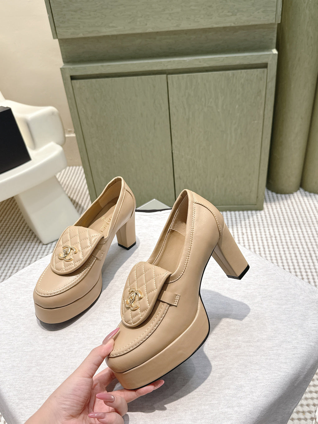 CHANEL 25S HIGH-HEELED MOCCASINS 80MM IN LIGHT TAN CALFSKIN GOLD HARDWARE