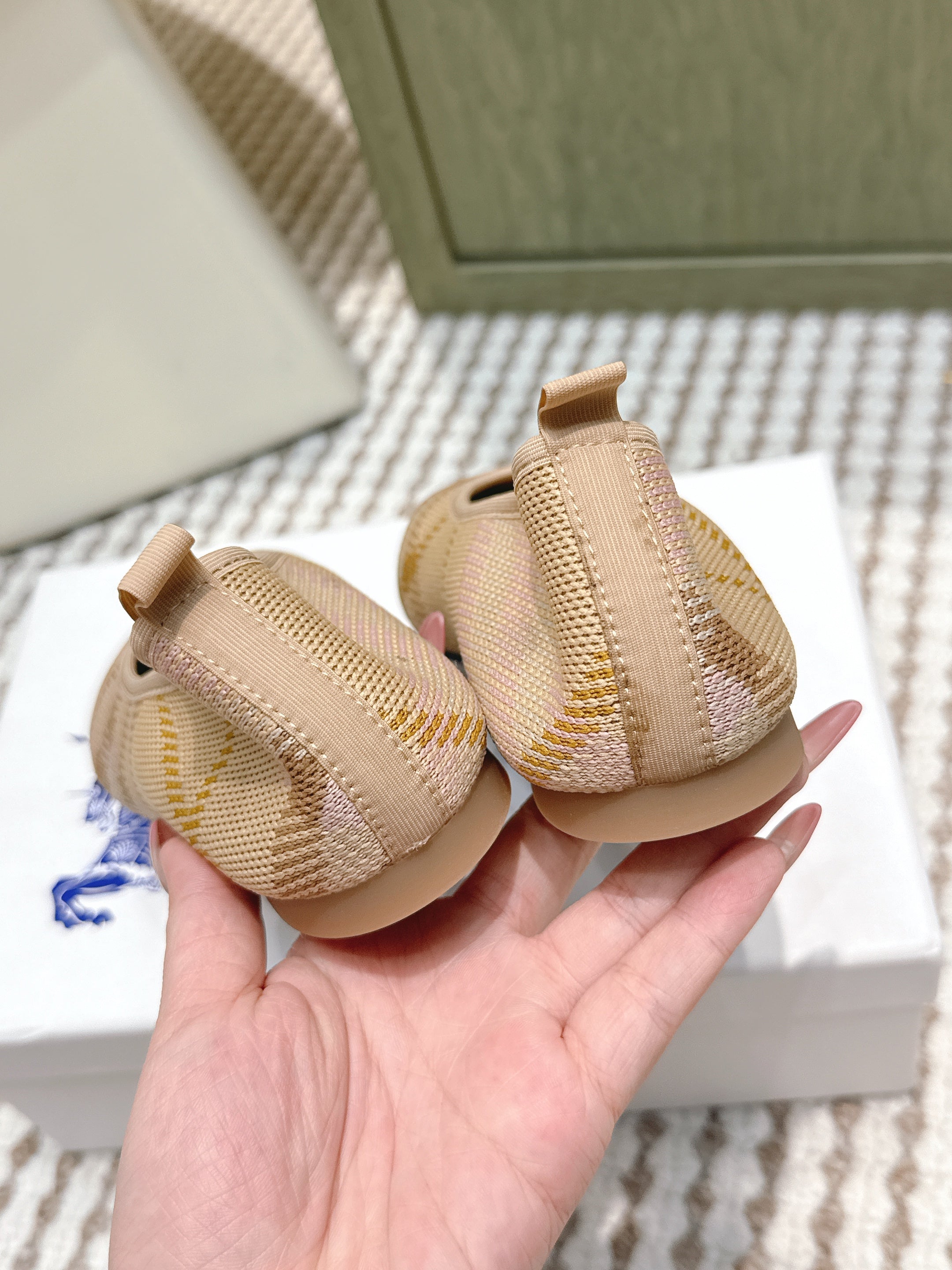 BURBERRY 26S BALLET FLATS IN BEIGE KNIT