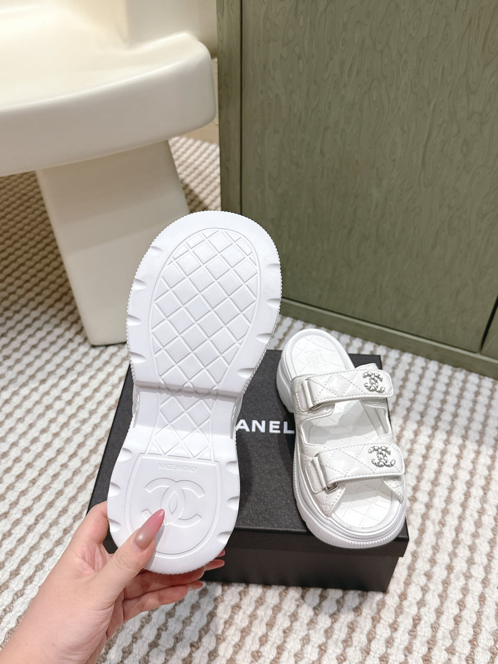CHANEL 25S STRAP SANDALS IN WHITE PATENT CALFSKIN SILVER HARDWARE