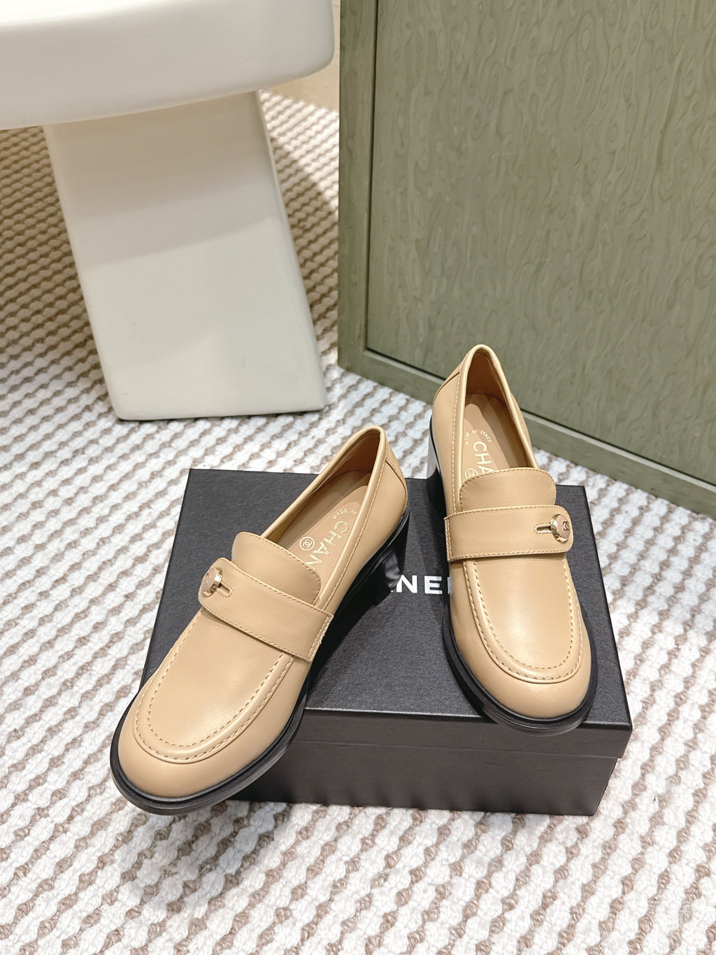 CHANEL 25S GODDESS MOCCASIN LOAFERS 65MM IN WARM BEIGE CALFSKIN GOLD HARDWARE