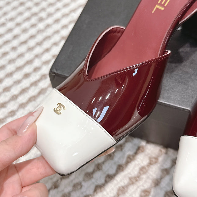 CHANEL 25S HIGH-HEELED SQUARE-TOE SLINGBACK 90MM IN DARK RED AND WHITE CALFSKIN