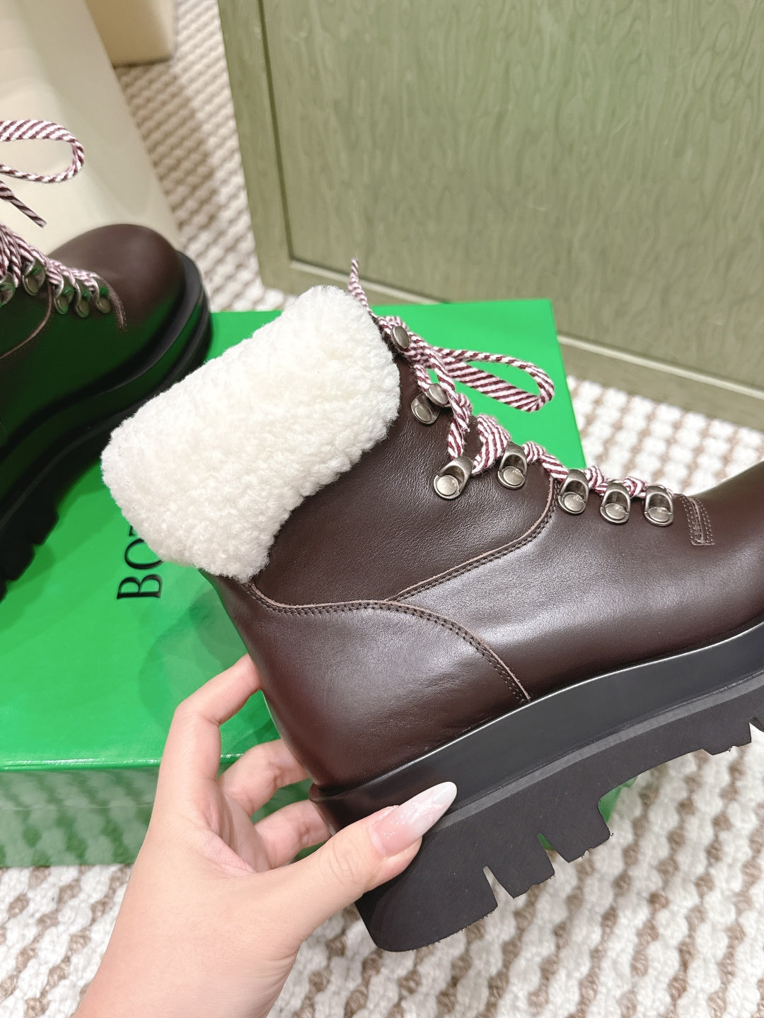 BV SHEARLING ANKLE BOOTS IN BROWN CALFSKIN