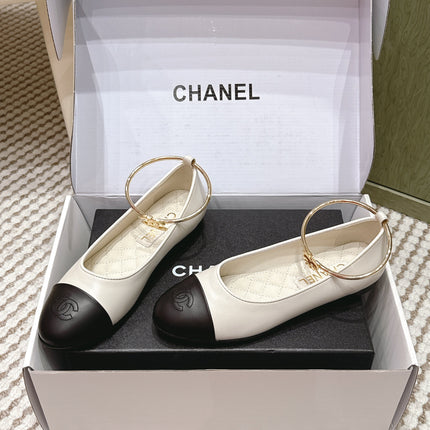CHANEL 25S BALLERINA SHOES IN WHITE AND BLACK CALFSKIN GOLD HARDWARE