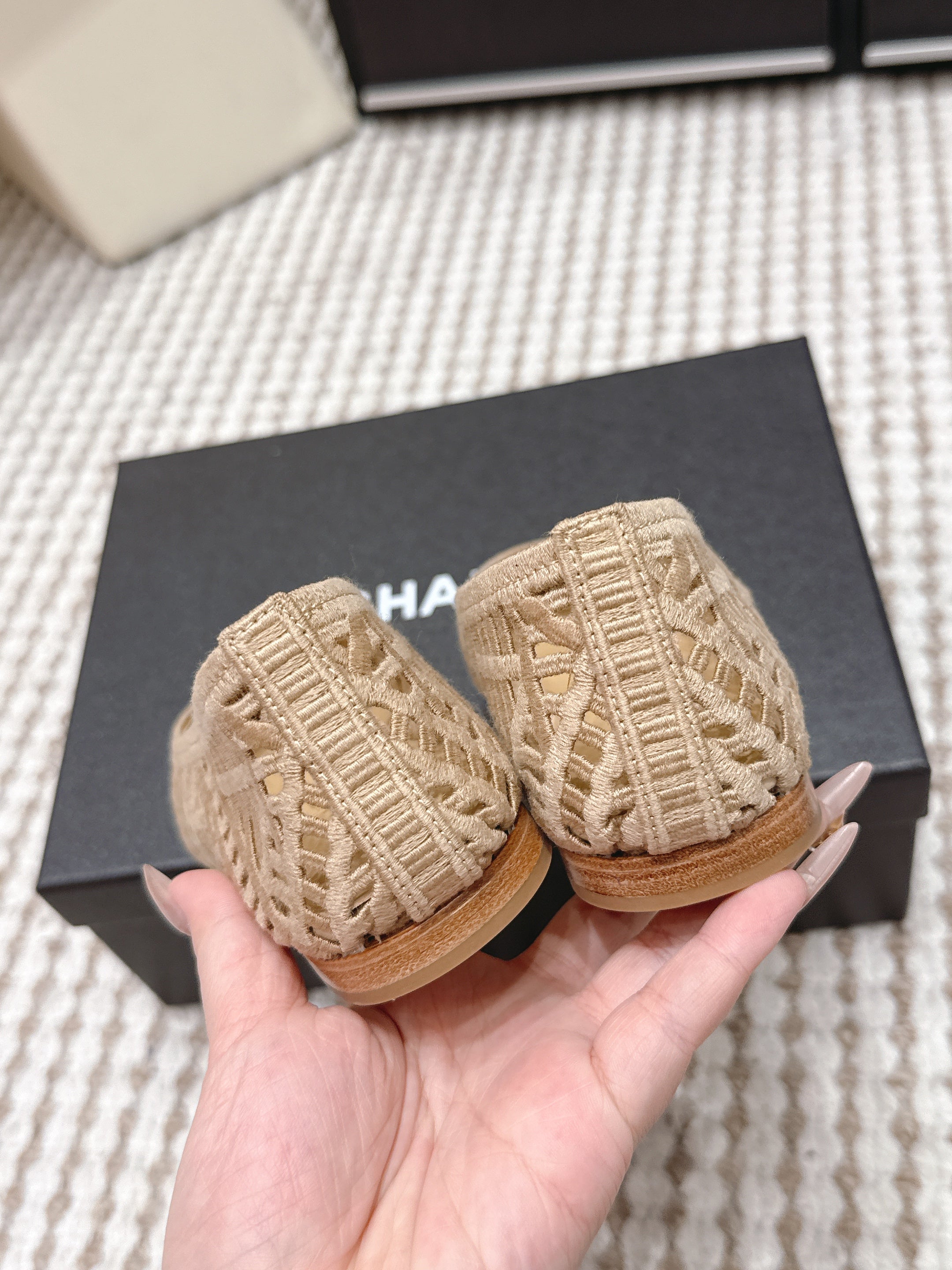 CHANEL 26S BALLET FLATS IN BEIGE MESH AND FABRIC