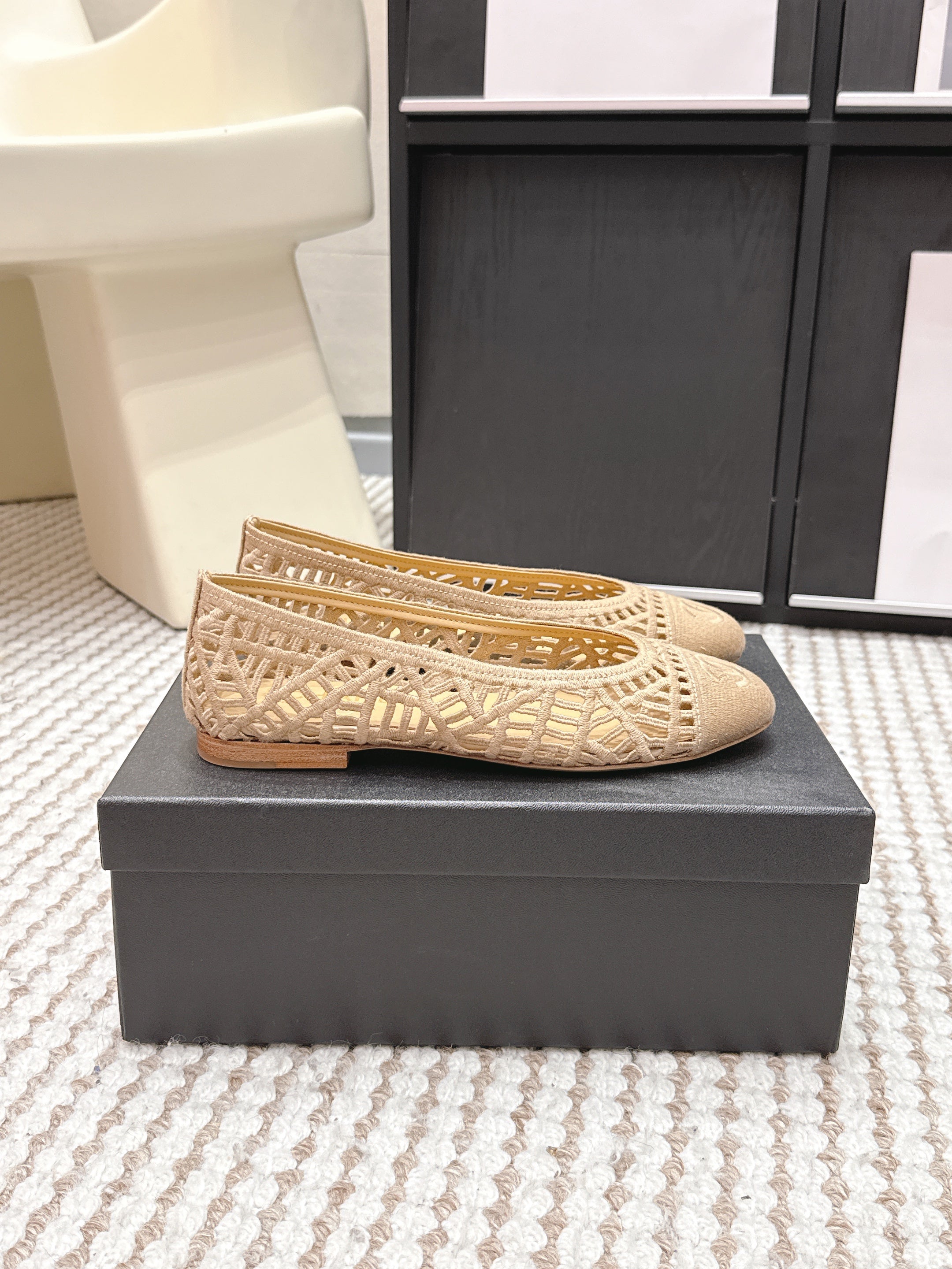 CHANEL 26S BALLET FLATS IN BEIGE MESH AND FABRIC