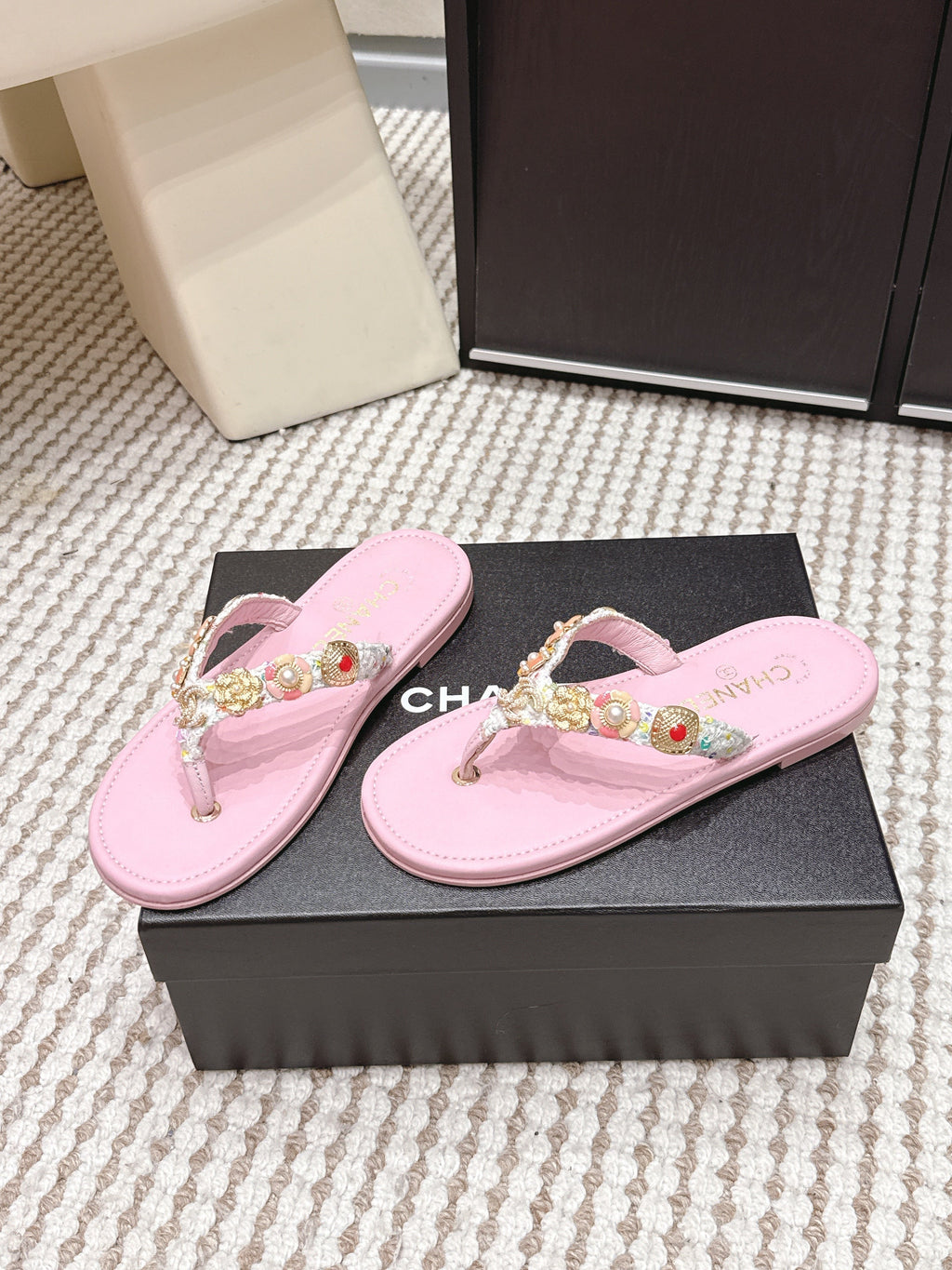 CHANEL 26S FLIP-FLOPS IN LIGHT PINK CALFSKIN