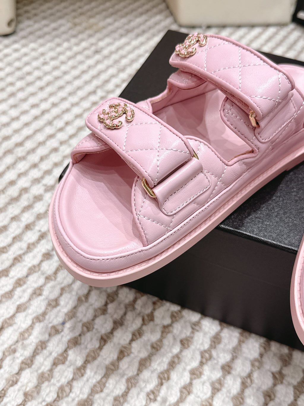 CHANEL 26S SANDALS IN LIGHT PINK CALFSKIN