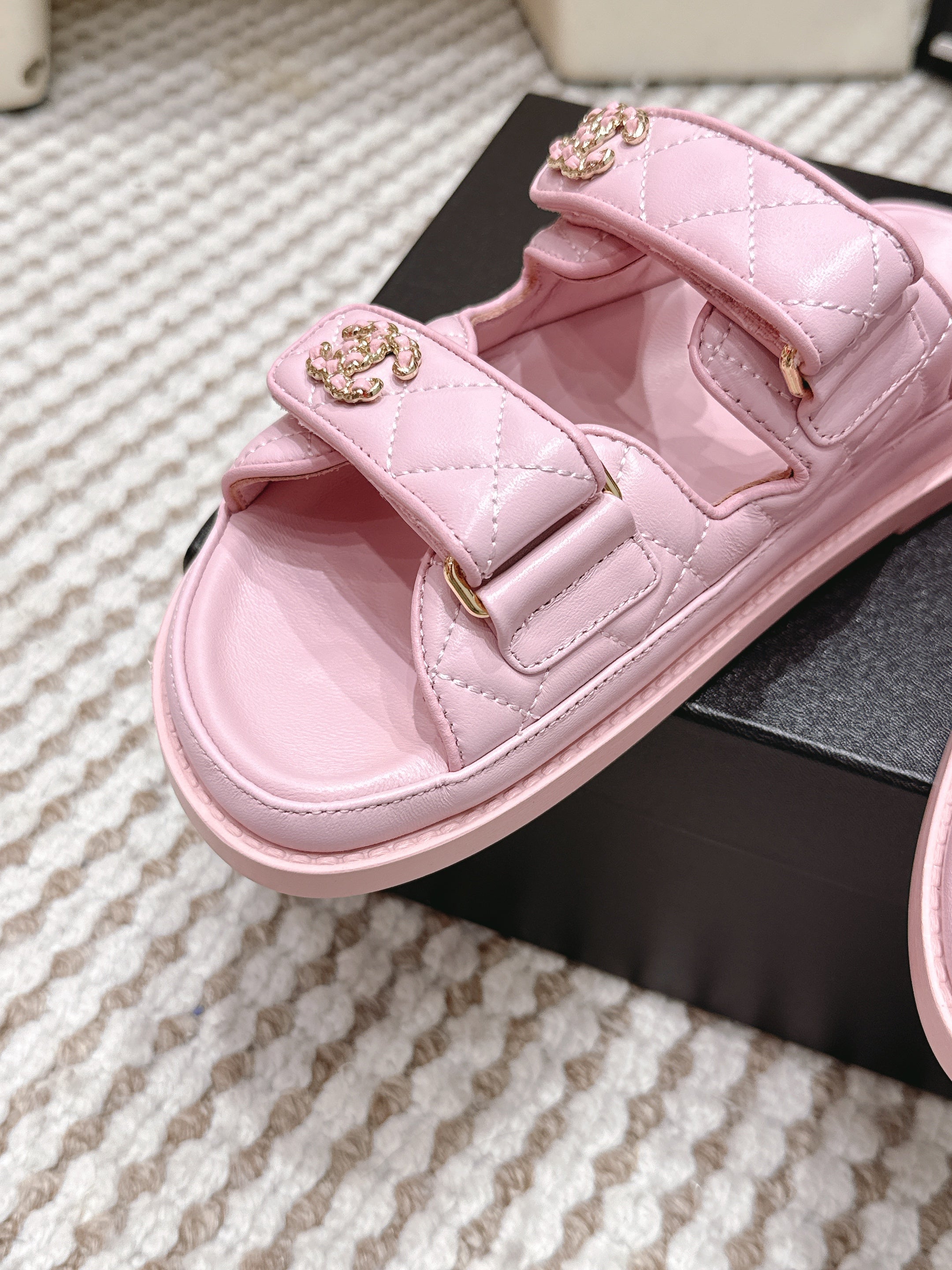 CHANEL 26S SANDALS IN LIGHT PINK CALFSKIN