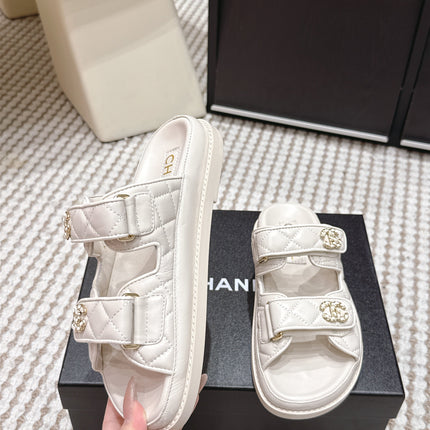 CHANEL 26S SANDALS IN CREAM WHITE CALFSKIN