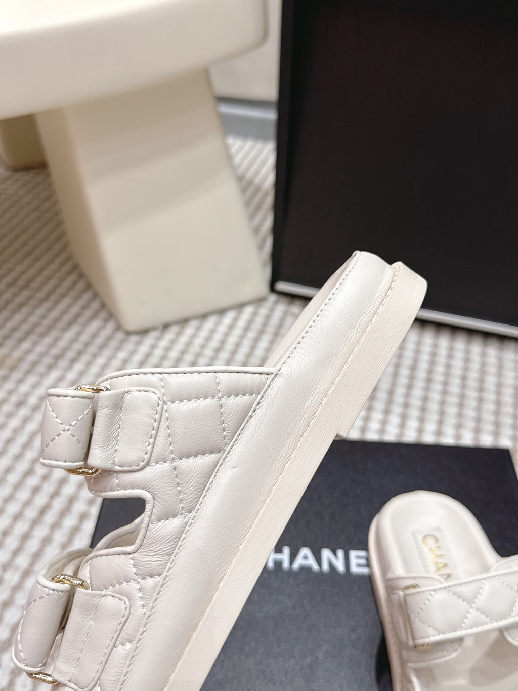 CHANEL 26S SANDALS IN CREAM WHITE CALFSKIN