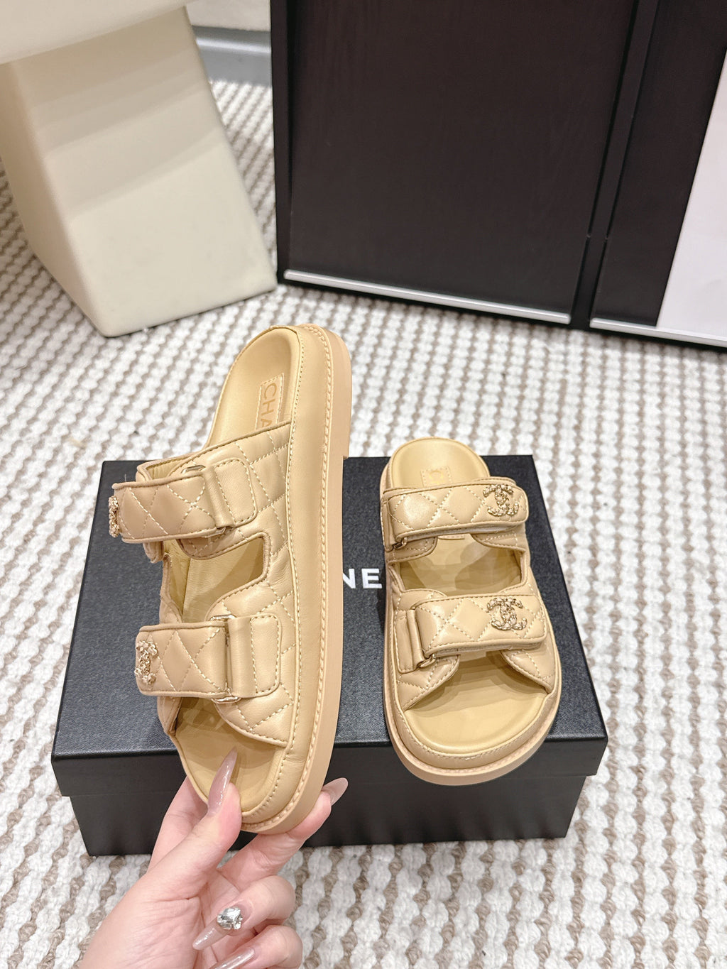 CHANEL 26S SANDALS IN LIGHT SAND BEIGE CALFSKIN