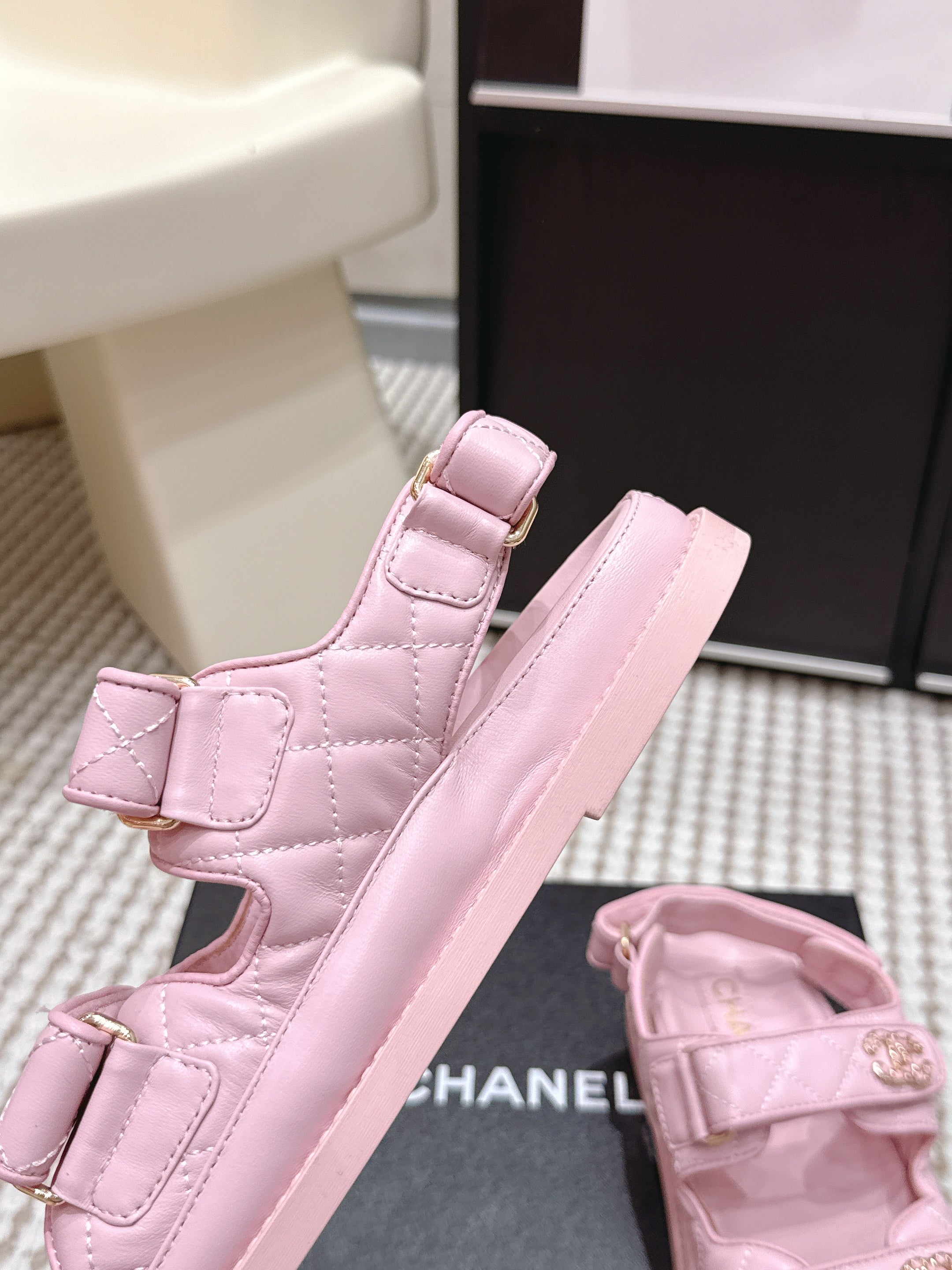 CHANEL 26S QUILTED DAD SANDALS IN LIGHT PINK CALFSKIN