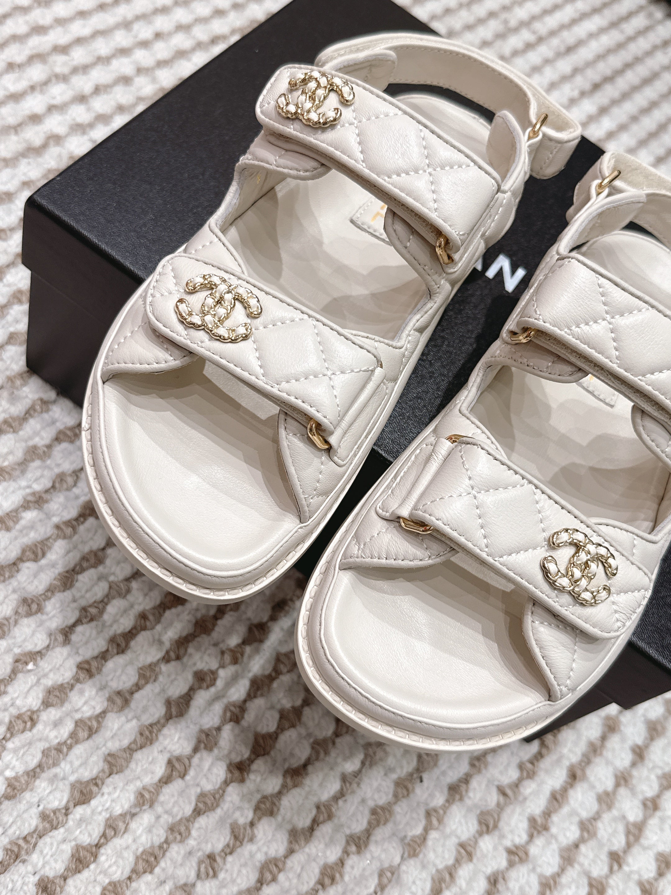 CHANEL 26S QUILTED DAD SANDALS IN CREAM WHITE CALFSKIN