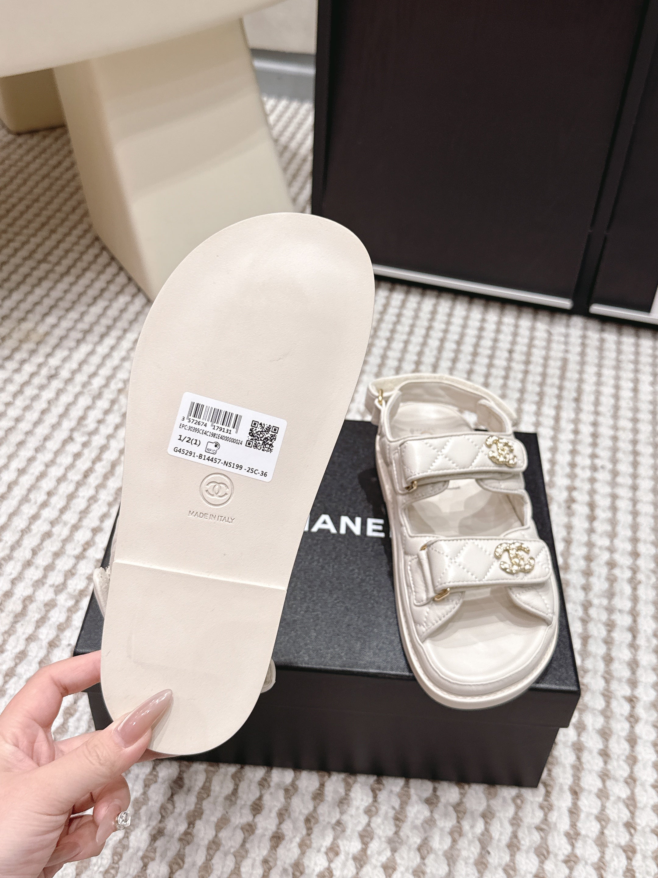 CHANEL 26S QUILTED DAD SANDALS IN CREAM WHITE CALFSKIN