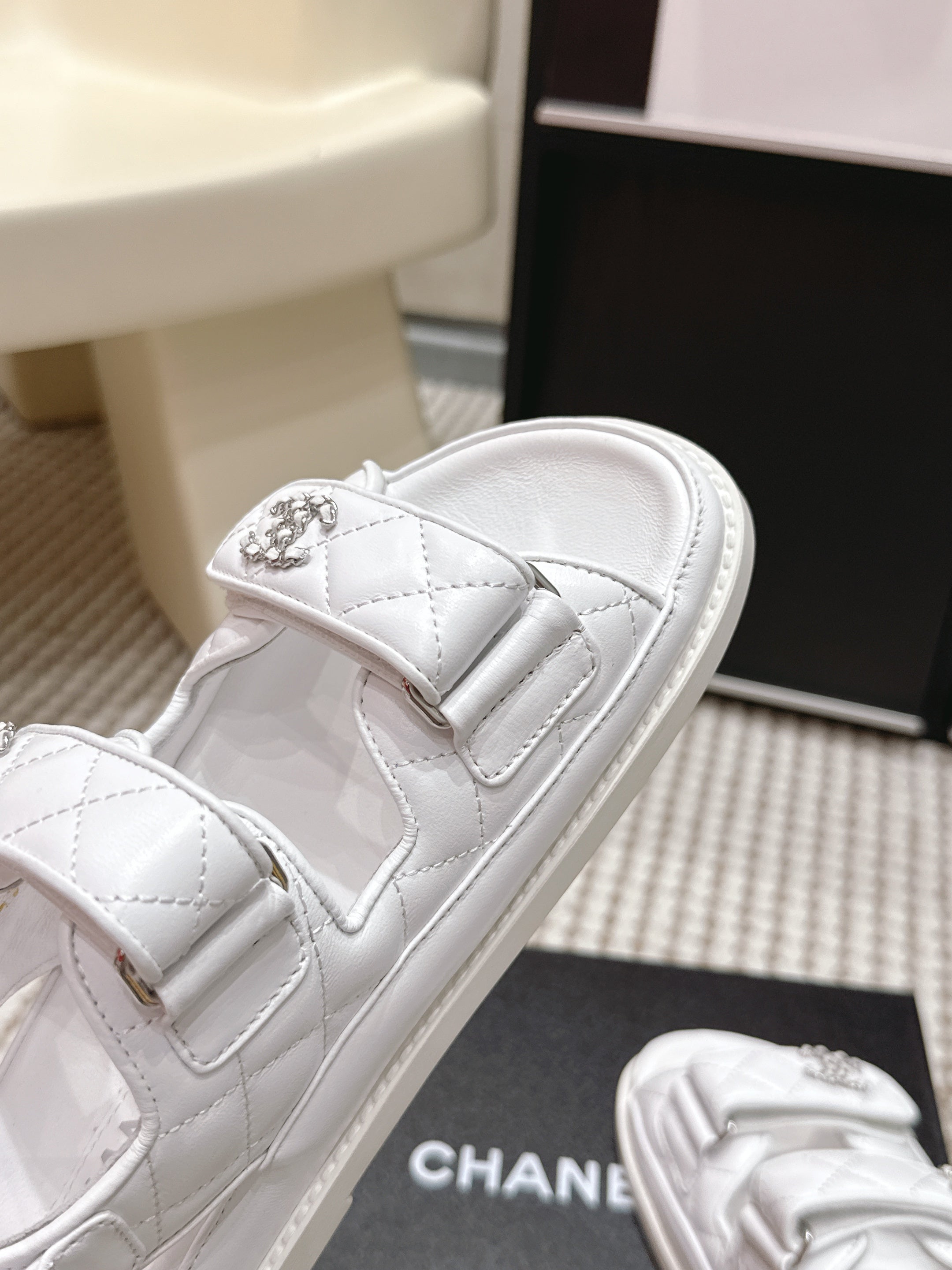 CHANEL 26S QUILTED DAD SANDALS IN WHITE CALFSKIN