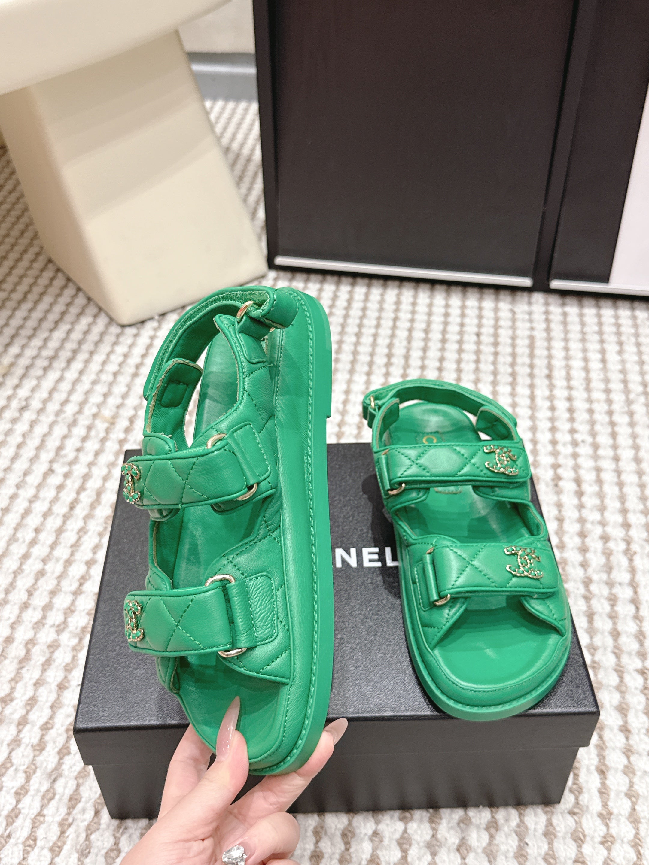 CHANEL 26S QUILTED DAD SANDALS IN GREEN CALFSKIN