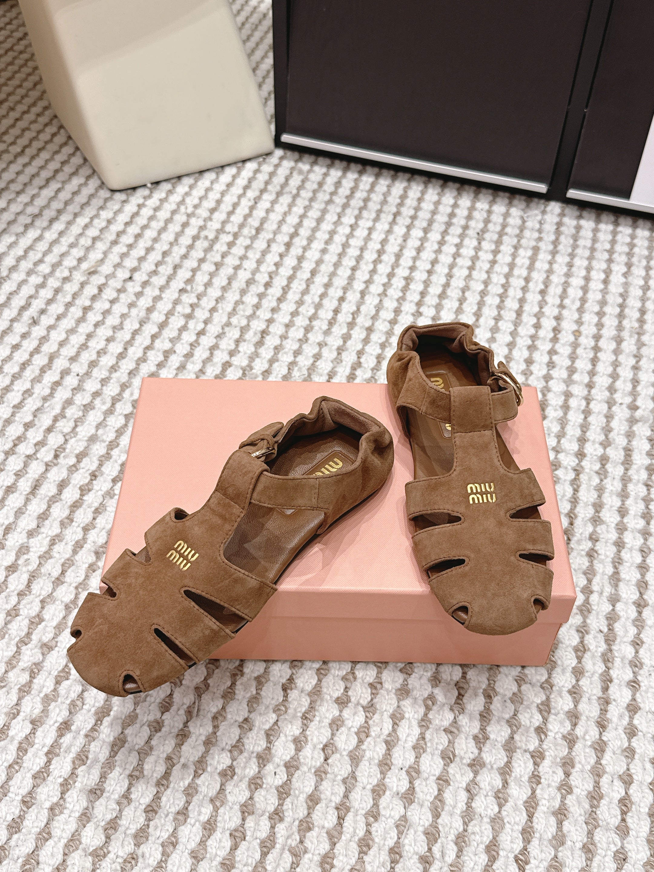 MIUMIU 26S RUCHES FISHERMAN SANDALS IN BROWN SUEDE GOLD HARDWARE