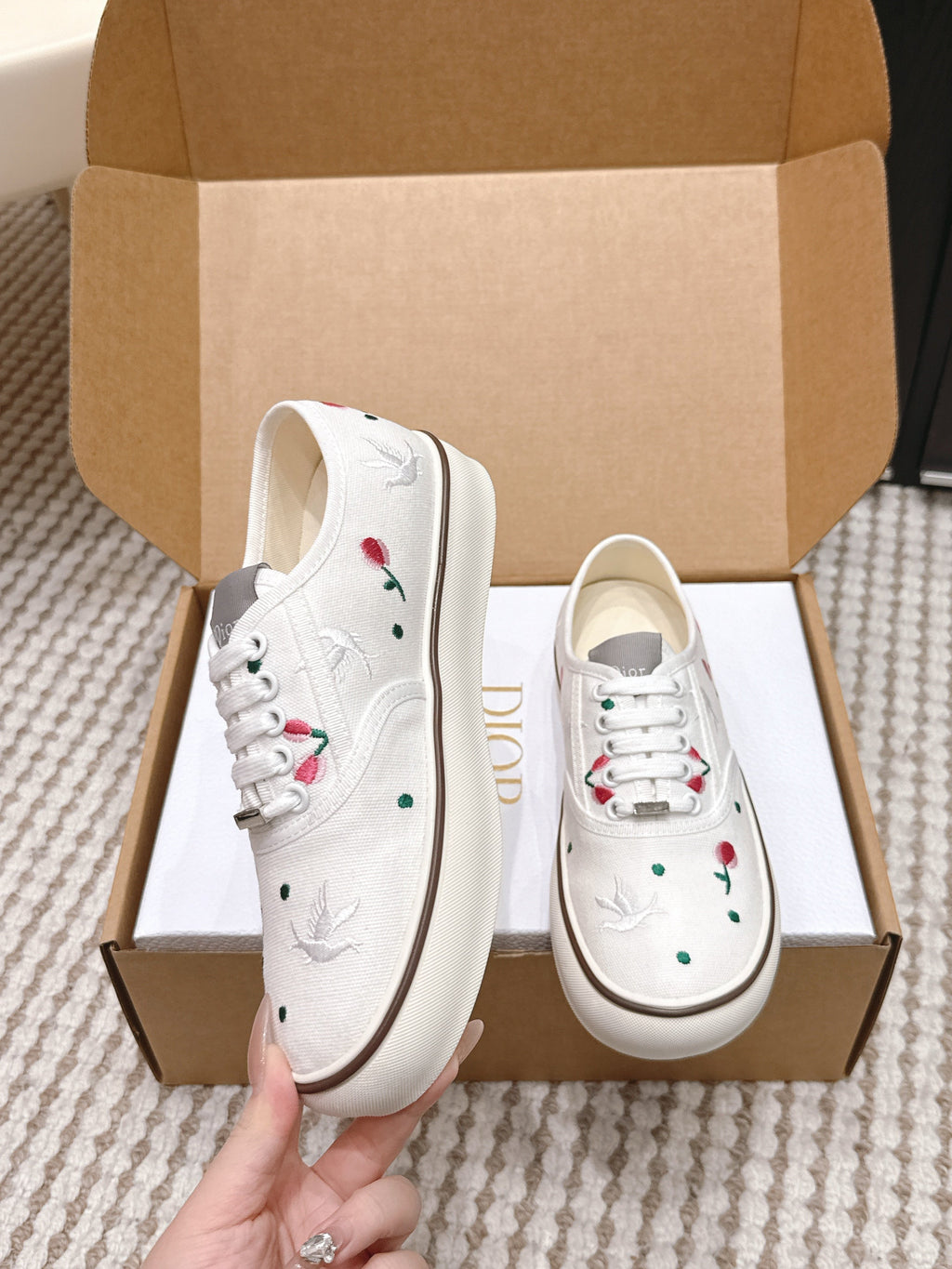 DIOR 26S SALTWIND SNEAKER IN WHITE FABRIC STYLE 1