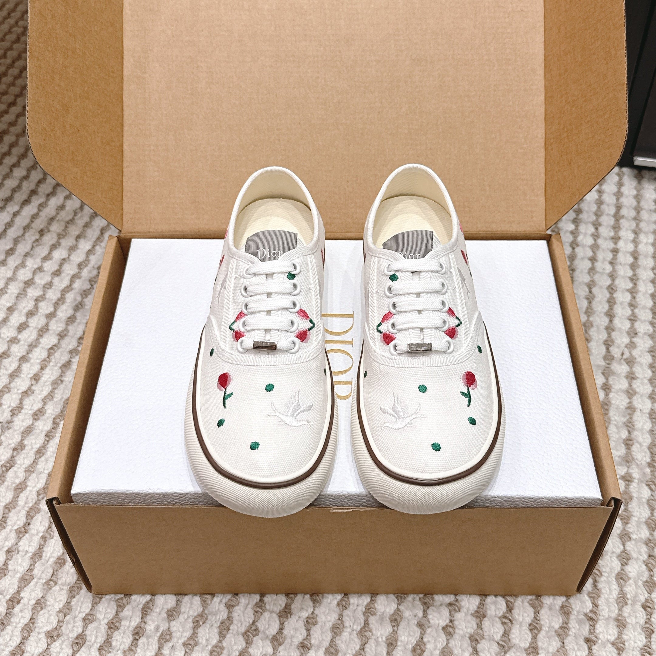 DIOR 26S SALTWIND SNEAKER IN WHITE FABRIC STYLE 1