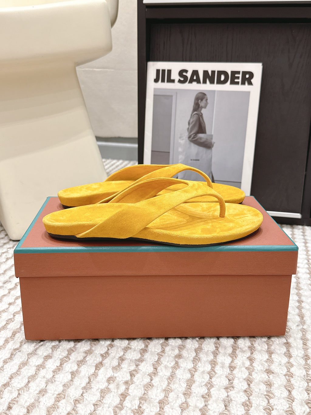 LP 26S THONG SANDALS IN TURMERIC YELLOW SUEDE