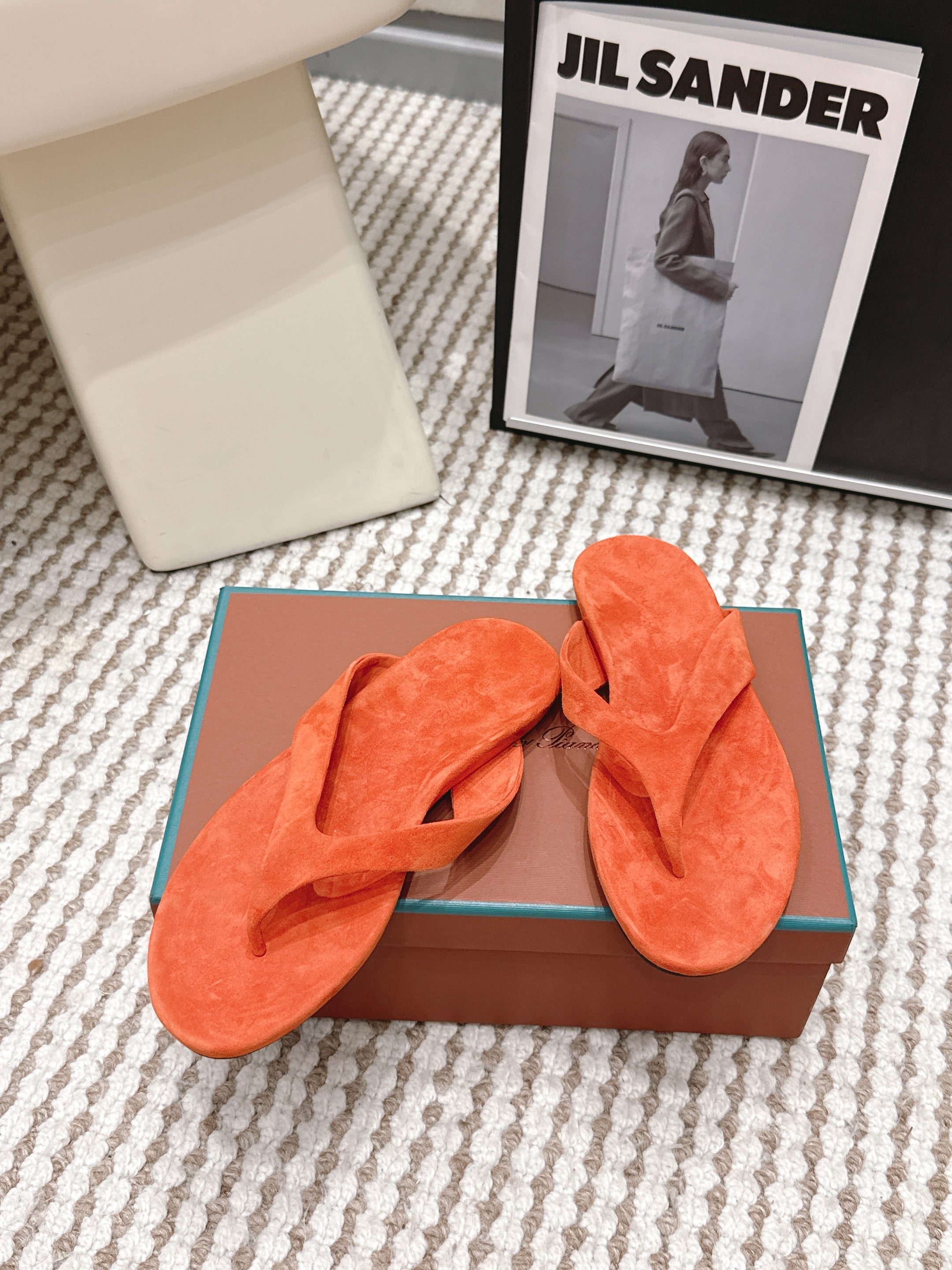 LP 26S THONG SANDALS IN ORANGE SUEDE