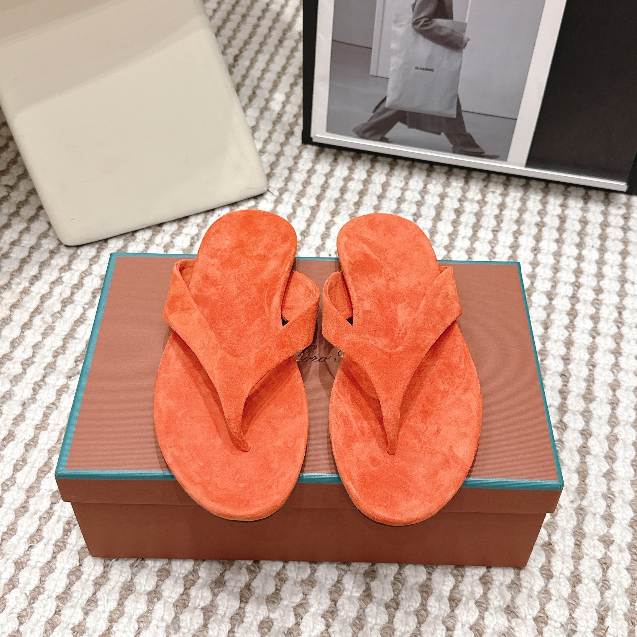 LP 26S THONG SANDALS IN ORANGE SUEDE