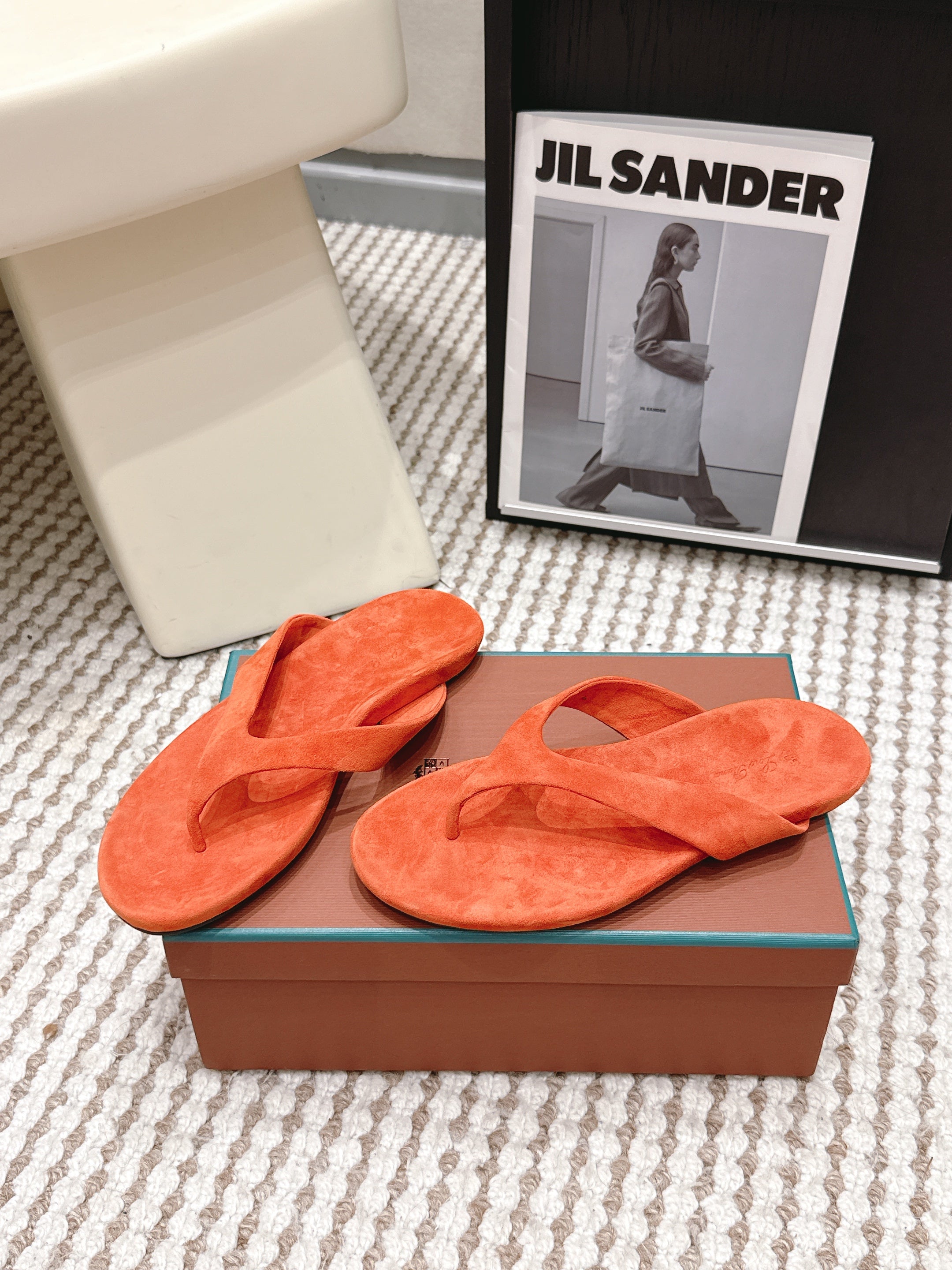 LP 26S THONG SANDALS IN ORANGE SUEDE