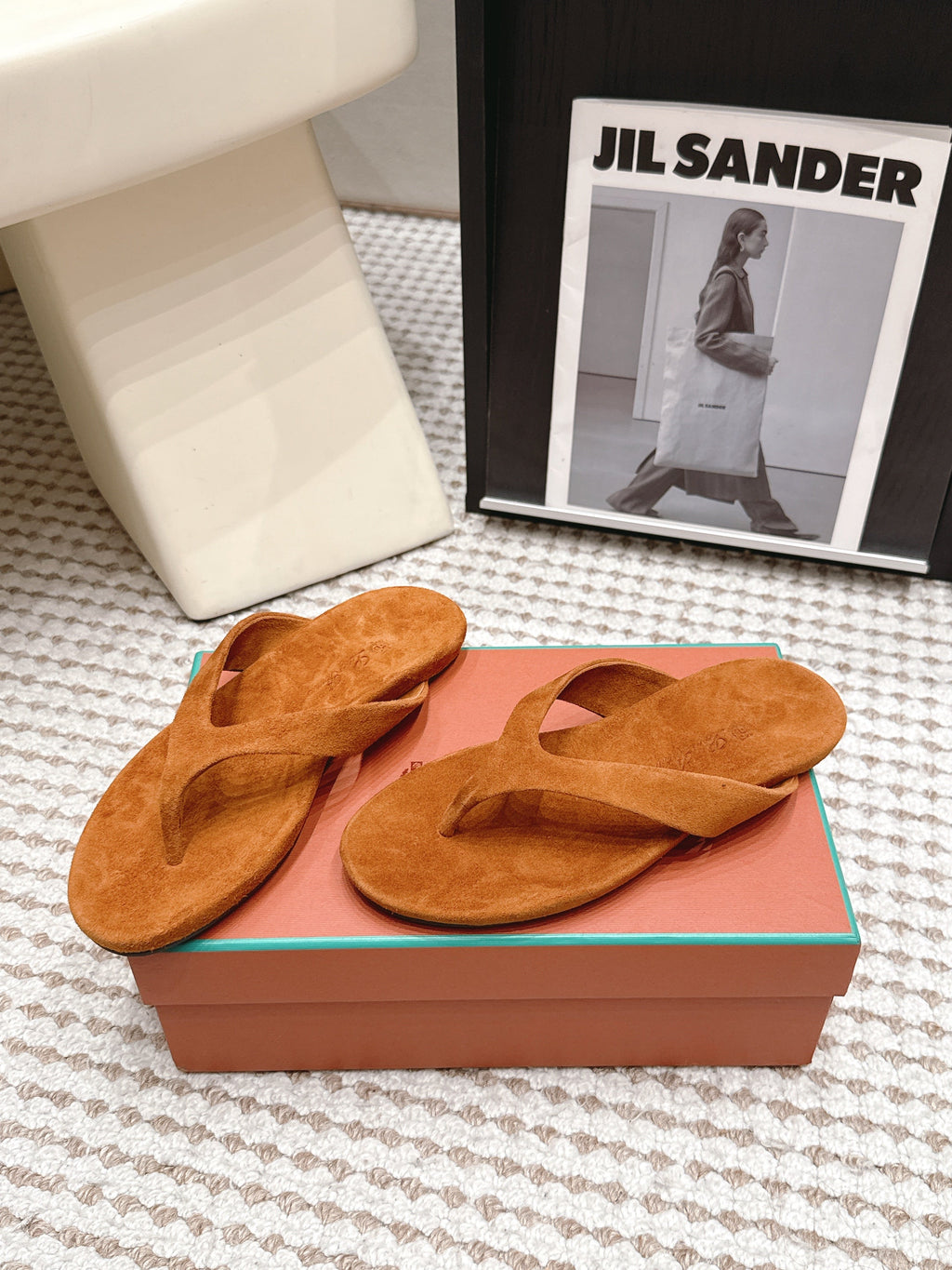 LP 26S THONG SANDALS IN CAMEL BROWN SUEDE
