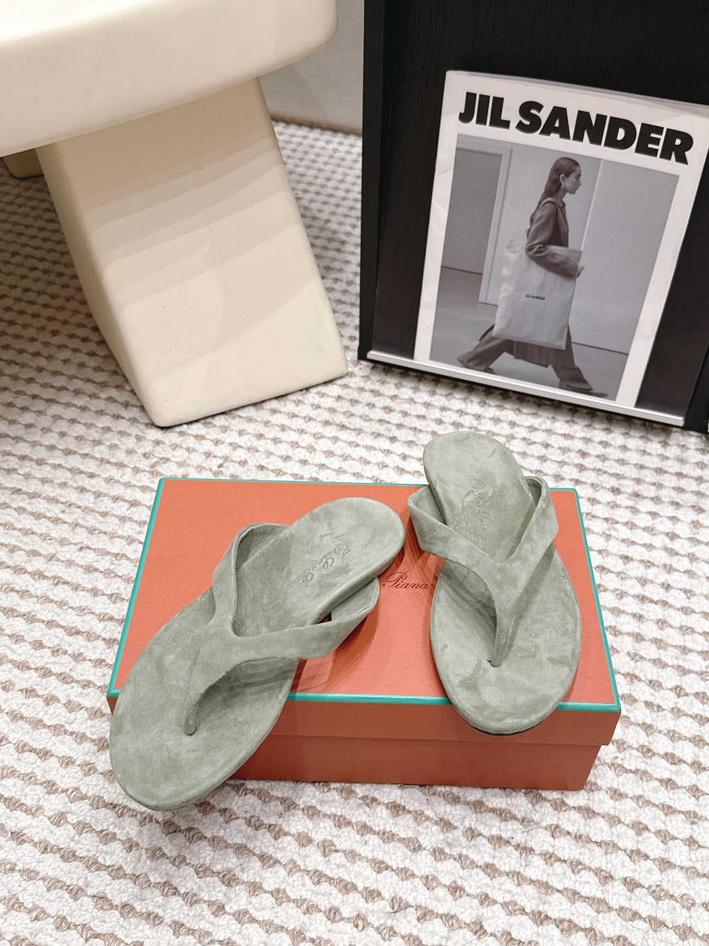 LP 26S THONG SANDALS IN SAGE GREEN SUEDE