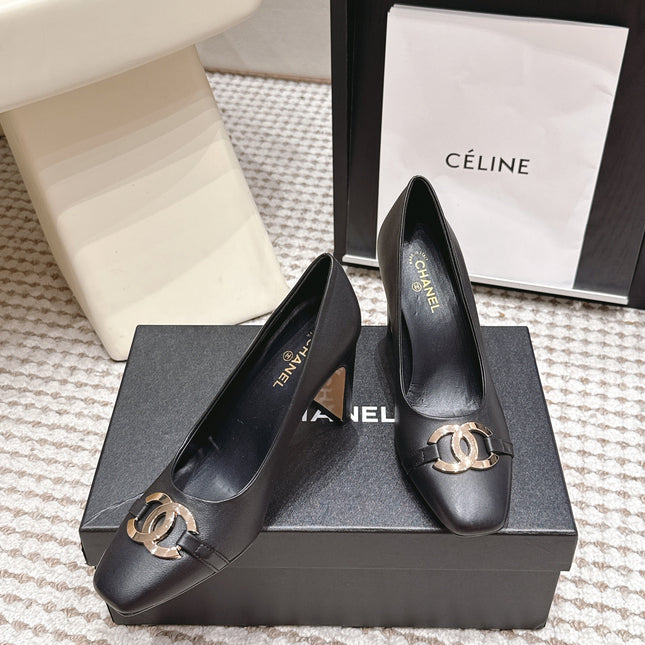 CHANEL 26S HIGH HEELS 95 MM IN BLACK CALFSKIN WITH GOLD-TONE CC LOGO