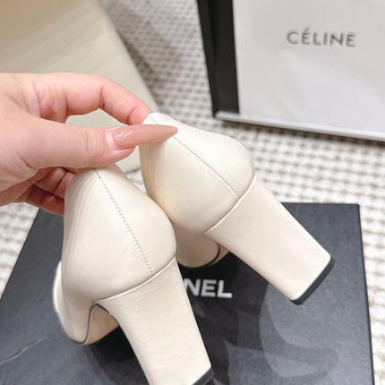 CHANEL 26S HIGH HEELS 95 MM IN WHITE CALFSKIN WITH GOLD-TONE CC LOGO
