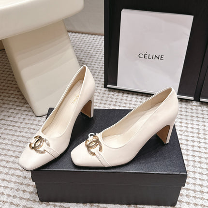 CHANEL 26S HIGH HEELS 95 MM IN WHITE CALFSKIN WITH GOLD-TONE CC LOGO