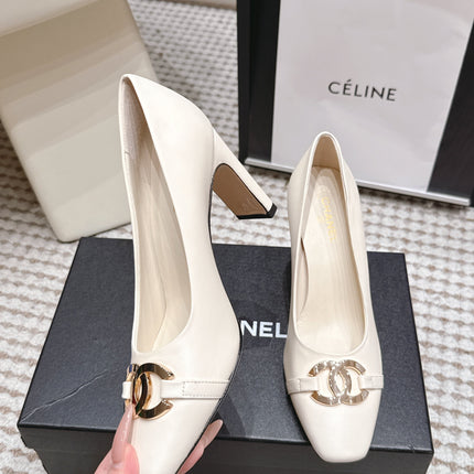 CHANEL 26S HIGH HEELS 95 MM IN WHITE CALFSKIN WITH GOLD-TONE CC LOGO