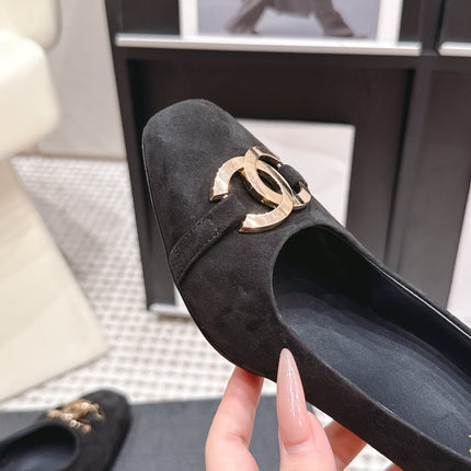 CHANEL 26S HIGH HEELS 95 MM IN BLACK SUEDE WITH GOLD-TONE CC LOGO