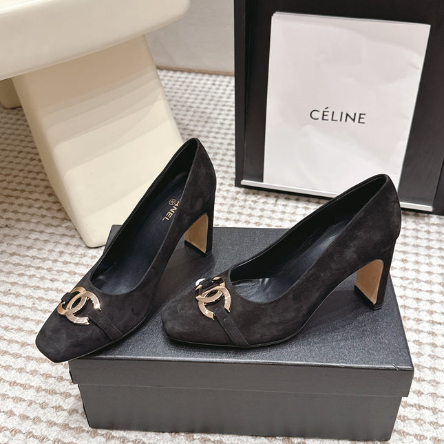 CHANEL 26S HIGH HEELS 95 MM IN BLACK SUEDE WITH GOLD-TONE CC LOGO