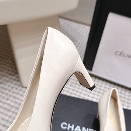 CHANEL 26S HIGH HEELS 75 MM IN WHITE CALFSKIN WITH GOLD-TONE CC LOGO