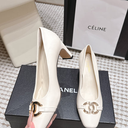 CHANEL 26S HIGH HEELS 75 MM IN WHITE CALFSKIN WITH GOLD-TONE CC LOGO