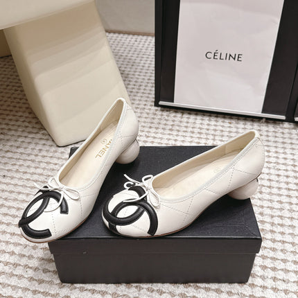 CHANEL 26S PEARL HIGH HEELS 55 MM IN WHITE CALFSKIN WITH BLACK CC LOGO