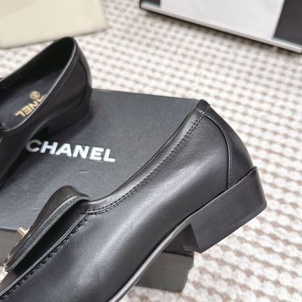 CHANEL 26S LOAFERS IN BLACK CALFSKIN WITH GOLD-TONE CC LOGO