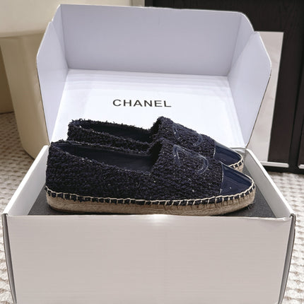 CHANEL 26S SLIP ONS IN NAVY BLUE TWEED AND PATENT CALFSKIN
