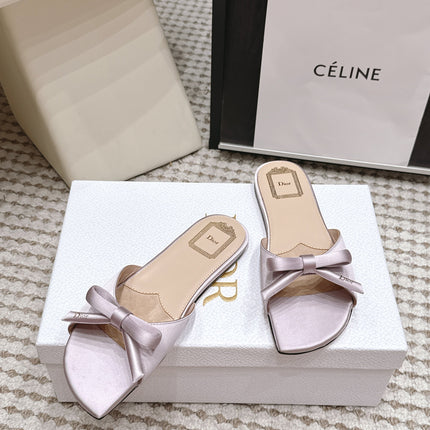 DIOR 26S FLAT SANDAL IN DUSTY PINK SATIN WITH BOW