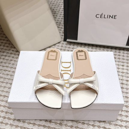 DIOR 26S FLAT SANDAL IN IVORY WHITE CALFSKIN WITH BOW
