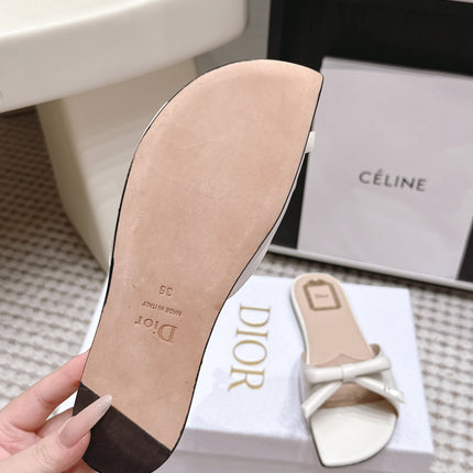 DIOR 26S FLAT SANDAL IN IVORY WHITE CALFSKIN WITH BOW